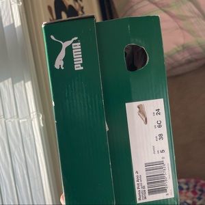 Brand: puma size:5 price:willing to negotiate color: metallic gold white